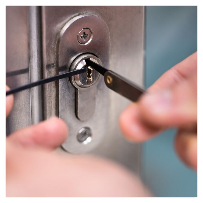 Commercial locksmith services