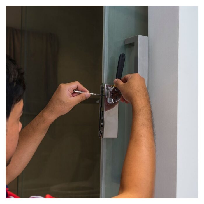 Commercial locksmith services